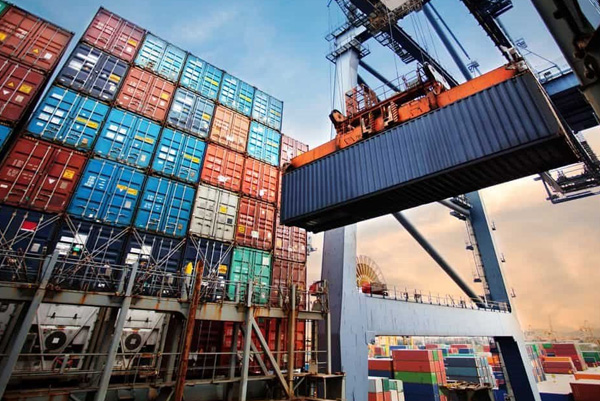 Trẻ em châu Âu có thể mất Giáng Sinh vì không có...container?