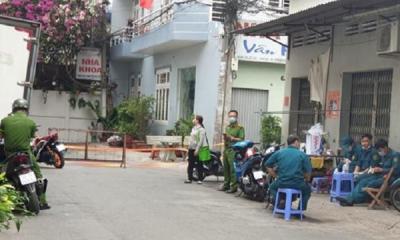 Phong tỏa nhiều nơi tại TP.HCM do 4 ca Covid-19 là nhân viên Tân Sơn Nhất