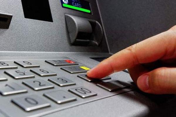 5 Cách tránh phí thẻ ATM bạn cần biết!