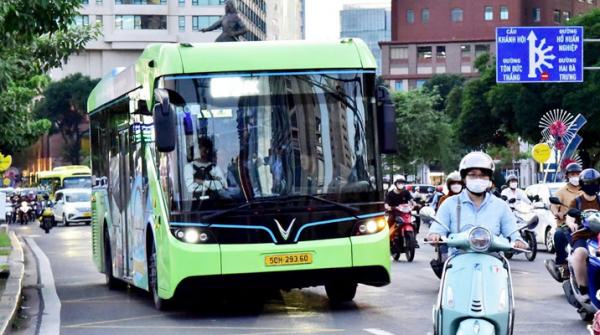 Chuyển đổi xe điện: Quyết tâm thay đổi vì hành tinh xanh