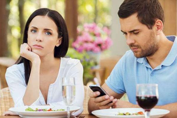 Dấu hiệu cho thấy vợ hoặc chồng bạn đang ngoại tình