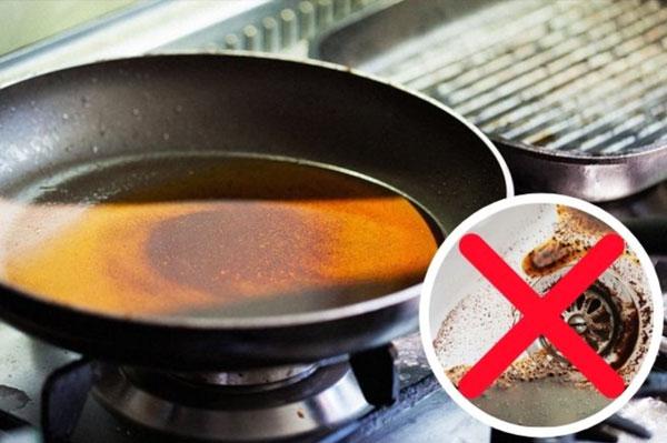 Hướng dẫn cách xử lý dầu ăn thừa đơn giản nhanh chóng không gây tắc cống