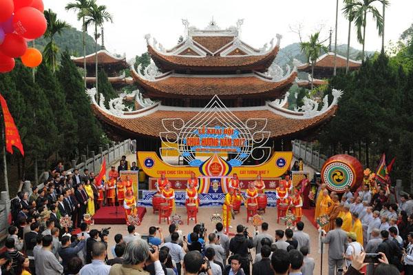 Lễ hội chùa Hương- Nét đặc trưng của miền Bắc vào dịp Tết