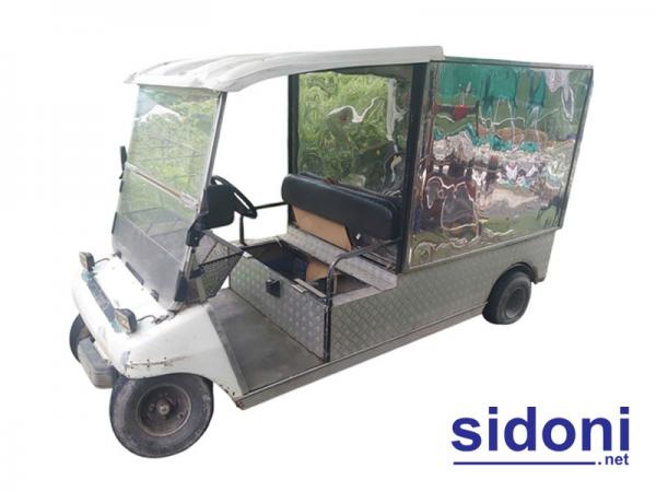 Xe điện Club Car chở hàng thùng kín