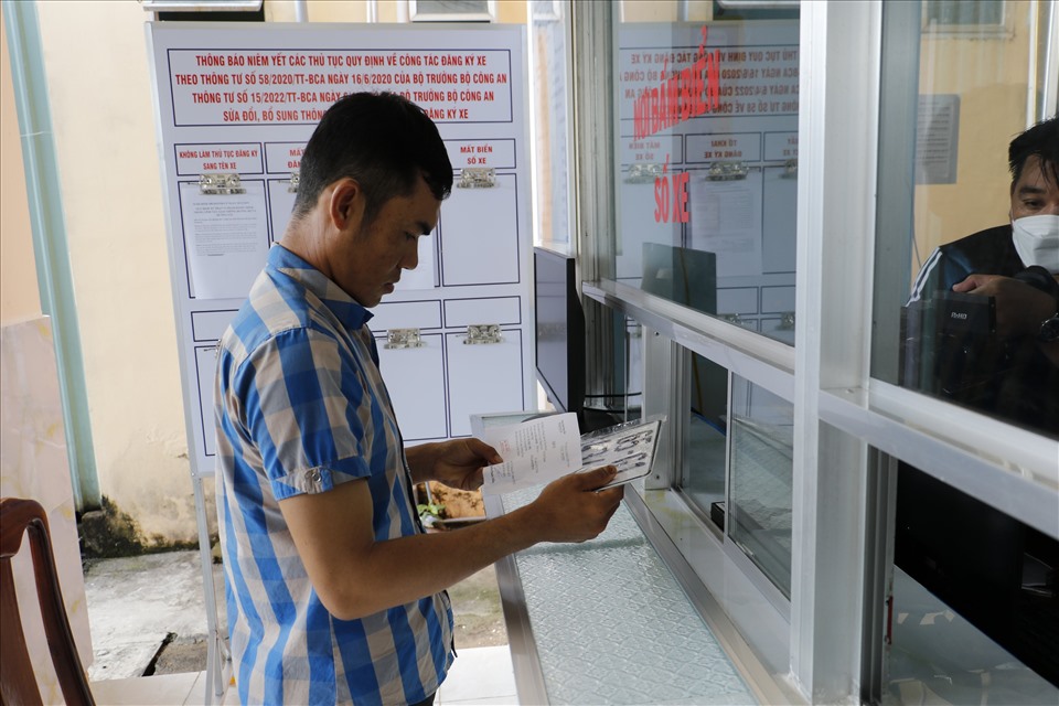 Thành phố Cần Thơ có thủ tục đăng ký xe máy và xe ô tô bao gồm tờ khai đăng ký xe và giấy tờ tùy thân,…
