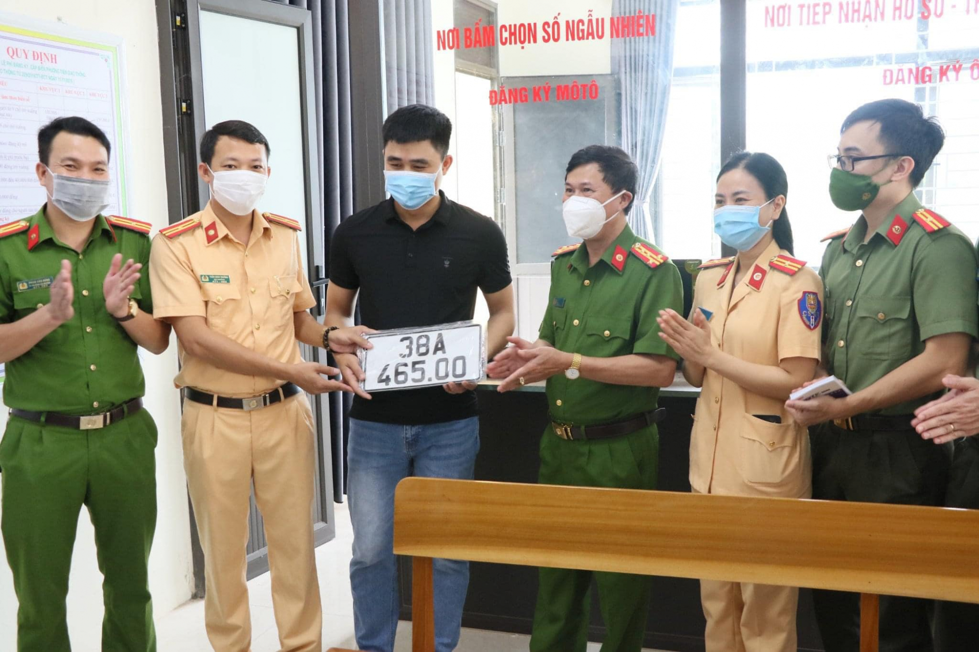 Thủ tục đăng ký xe máy và ô tô cần có hồ sơ và giấy tờ có liên quan