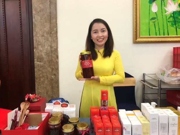Bà Nguyễn Thị Tiến - Tổng đại lý nhà phân phối Saffron Tây Á cho biết ông Hoàng Văn Trí là người sống và làm việc rất có tâm