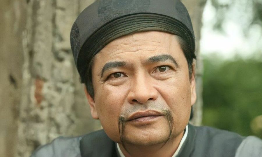 Quốc Anh là nghệ sĩ chèo nổi tiếng của nước ta và được phong tặng thương hiệu Nghệ sĩ Nhân dân