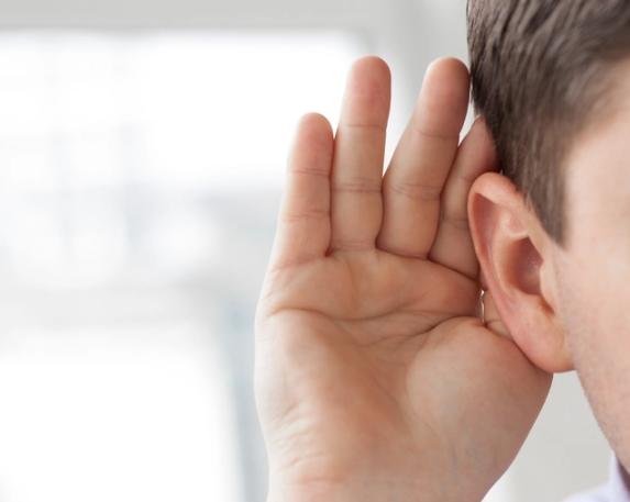 Chỉ khi gạt bỏ cái “tôi” và học cách lắng nghe, bạn mới có thể “làm giàu” cho chính mình