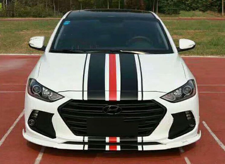 Decal sọc chạy dài theo nắp capo ô tô