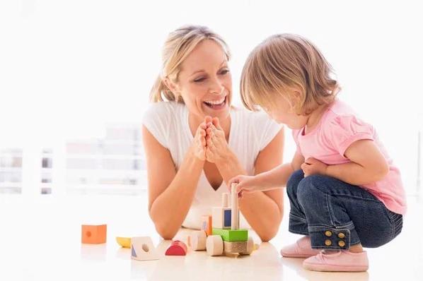 Đôi khi những câu khen đơn giản lại giúp trẻ tự tin hơn