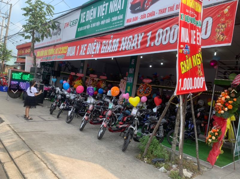 Tất cả khách hàng đều nhận được trương trình khuyến mãi hấp dẫn đó là giảm ngay 1000.000 đồng khi mua một chiếc xe điện