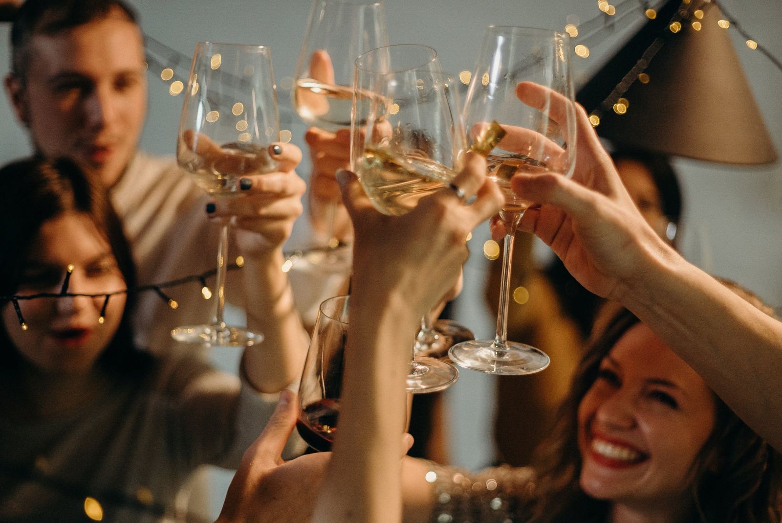 Đừng nên tham gia vào những buổi tiệc tùng vô nghĩa