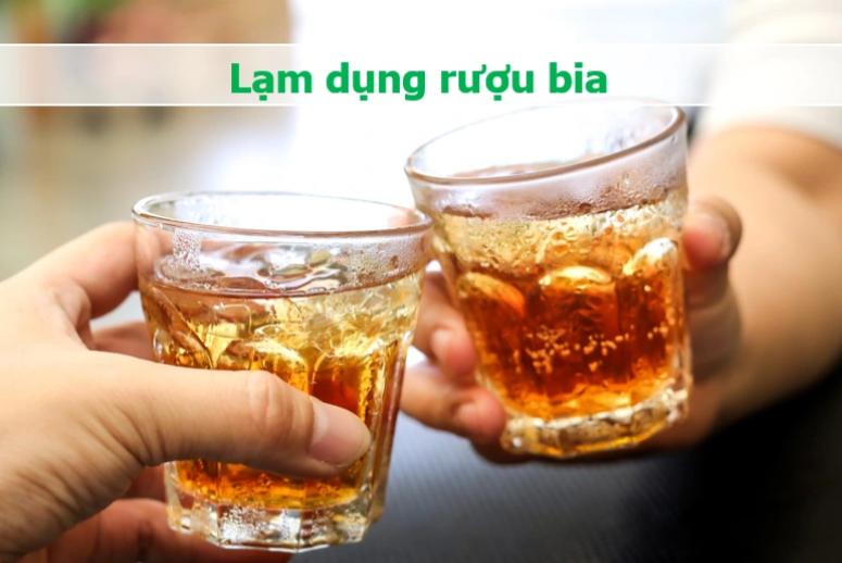 Lạm dụng rượu bia thường xuyên sẽ khiến chất lượng tình trùng sụt giảm đáng kể