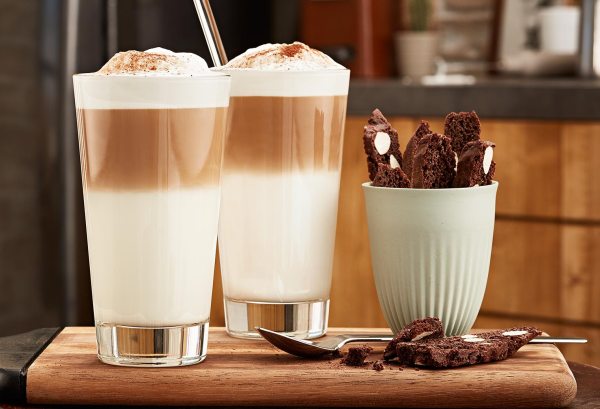 Người ta thường thưởng thức cafe Latte Macchiato cùng với bánh quy