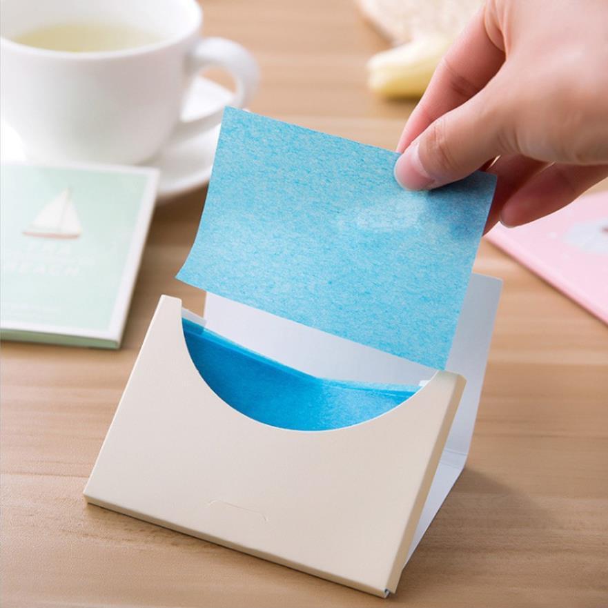 Việc dùng giấy thấm dầu sẽ khó xác định được da nhạy cảm