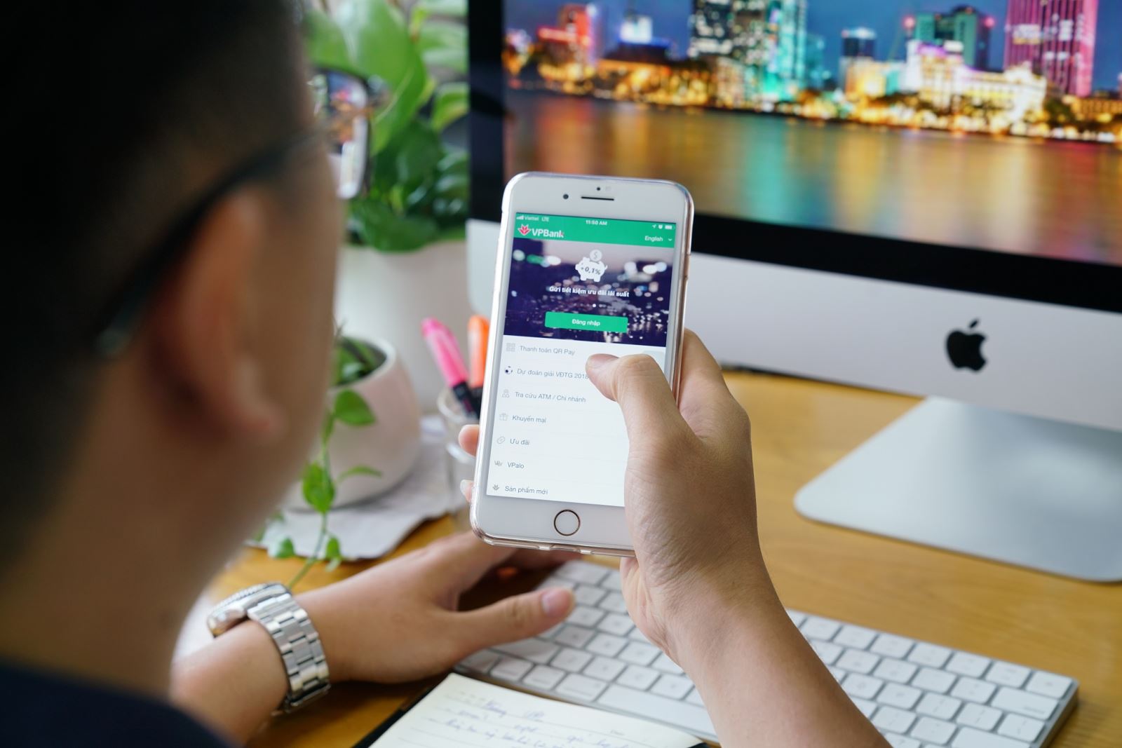 Gửi tiết kiệm online là gửi tiền tiết kiệm có kỳ hạn vào ngân hàng thông qua Internet