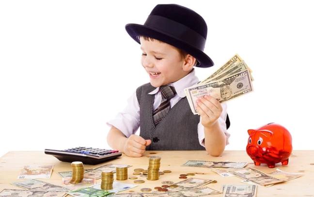 Dạy con kỹ năng quản lý tiền bạc khi còn nhỏ rất cần thiết trong cuộc sống sau này