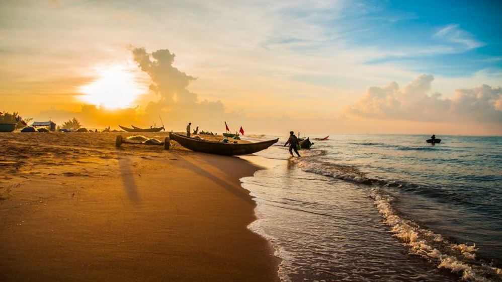 Được ngắm bình minh hay hoàng hôn tại biển Long Hải là một điều rất tuyệt vời bởi rất thơ mộng và trữ tình