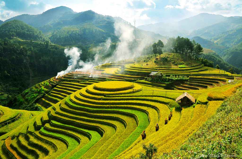 Mù Cang Chải khá xa Hà Nội, cách thủ đô khoảng 300km