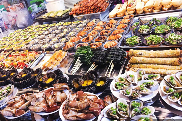 Những hàng quán hải sản “ngon đến khó cưỡng”