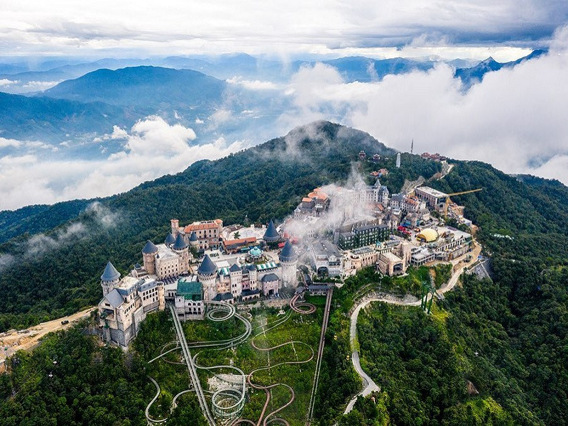 Bà Nà Hills được biết đến như một trong những khu du lịch hàng đầu Việt Nam