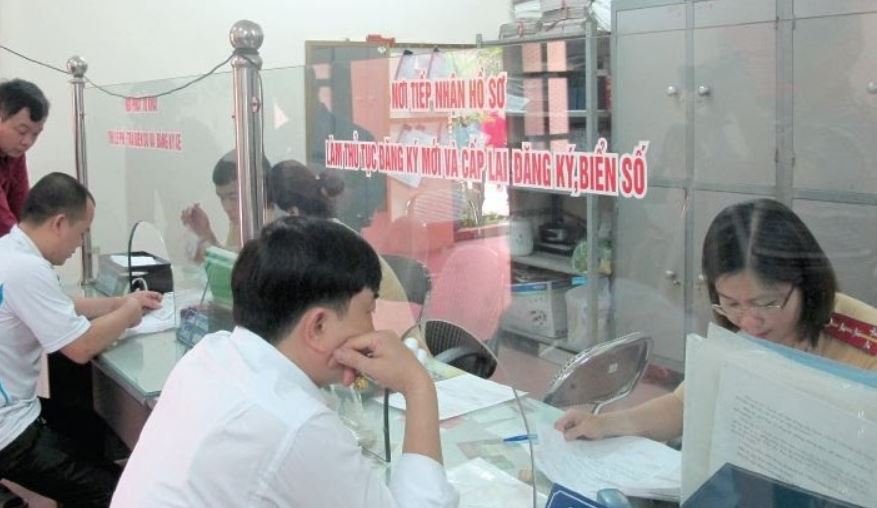 Bắt đầu từ ngày 21/05/2022, người dân chỉ cần đến công an xã là đã đăng ký được biển số xe
