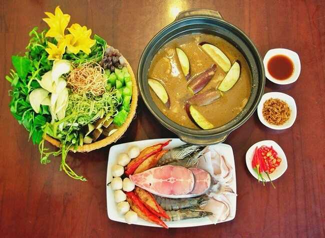Lẩu mắm, lẩu cá kèo là một trong những đặc sản của miền Tây