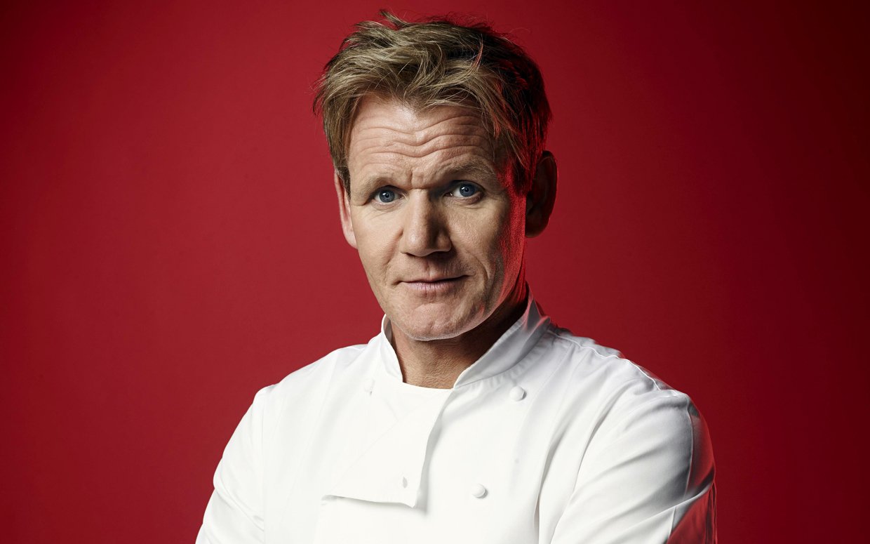 Gordon Ramsay là người con thứ hai trong gia đình 4 anh em