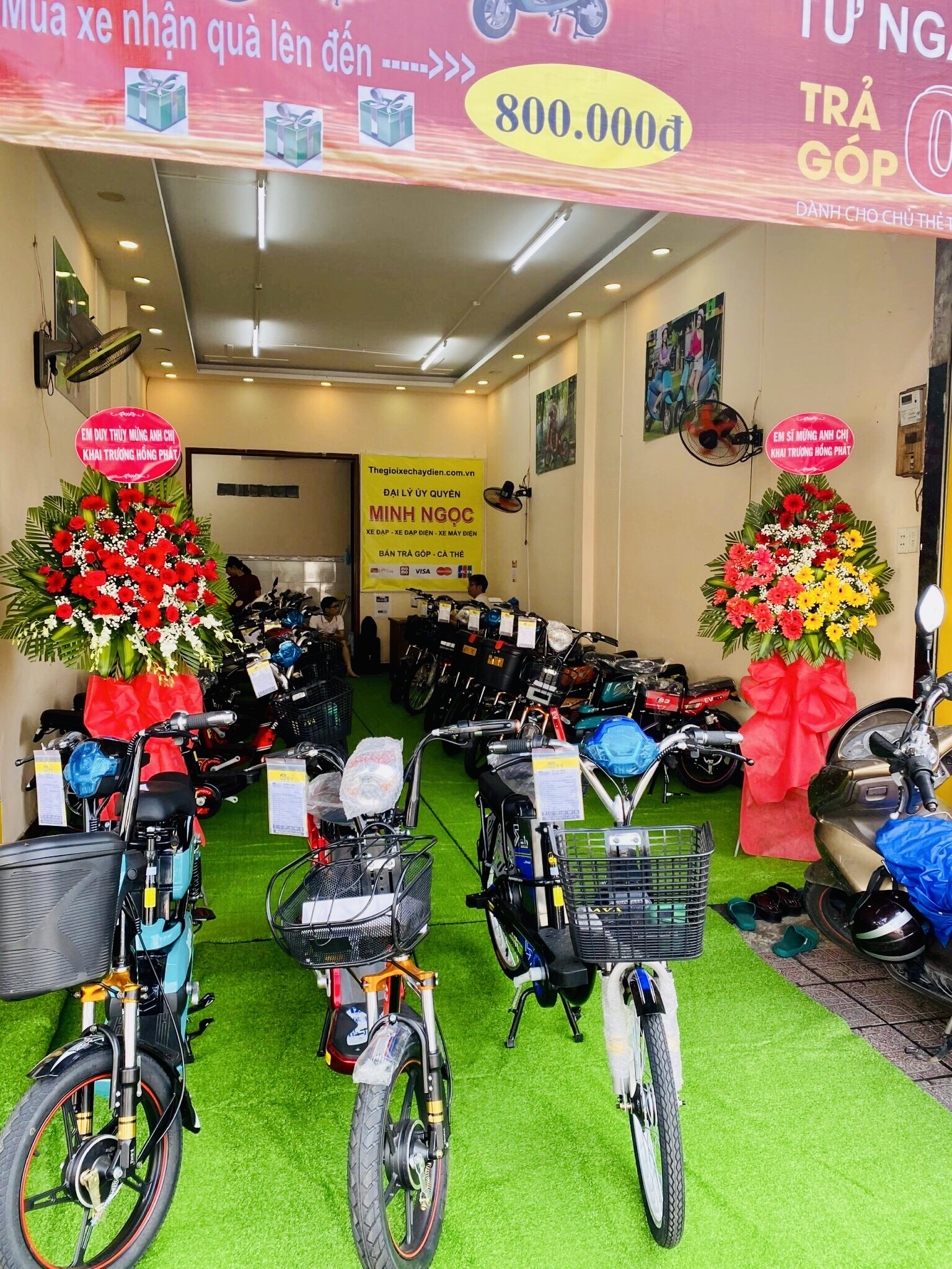 Vô số phần quà giá trị sẽ được trao tặng cho khách hàng mua xe ngay trong tuần lễ khai trương