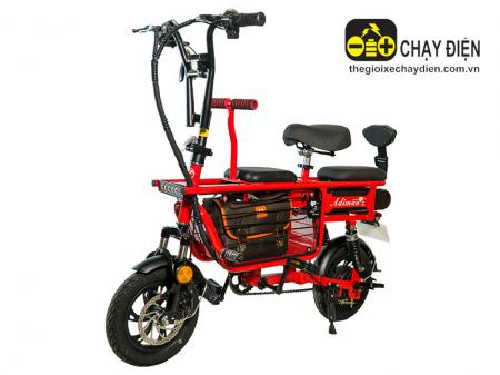 Chiếc Adiman X1 48V - 15A nổi bật với màu đỏ cá tính, rực lửa