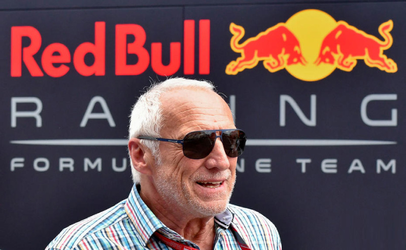 Mateschitz nhắm đến đối tượng khách hàng sử dụng nước tăng lực Red Bull là những người trẻ