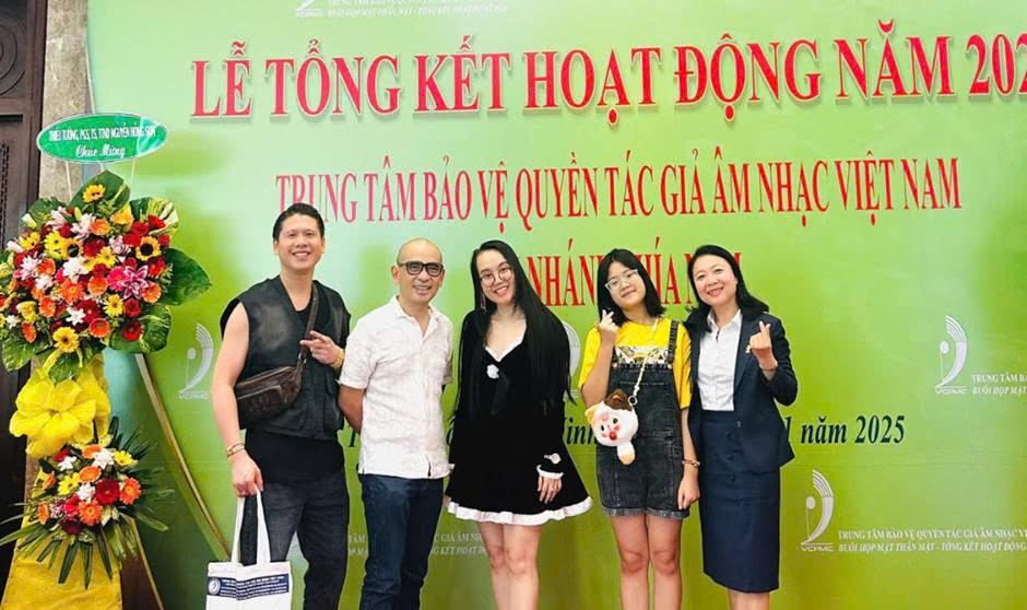 Tiểu sử nhạc sĩ Duy Hùng nên duyên nhờ chương trình Bài hát Việt