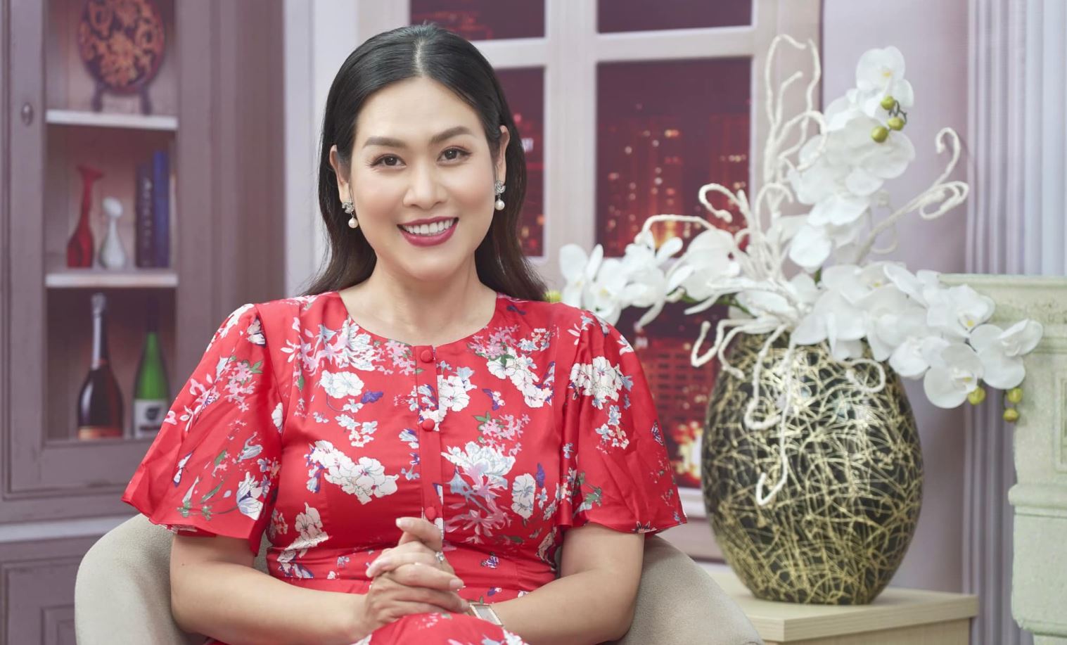 Tiểu sử Hà Hương tái xuất năm 2020 với phim truyền hình Bão Ngầm