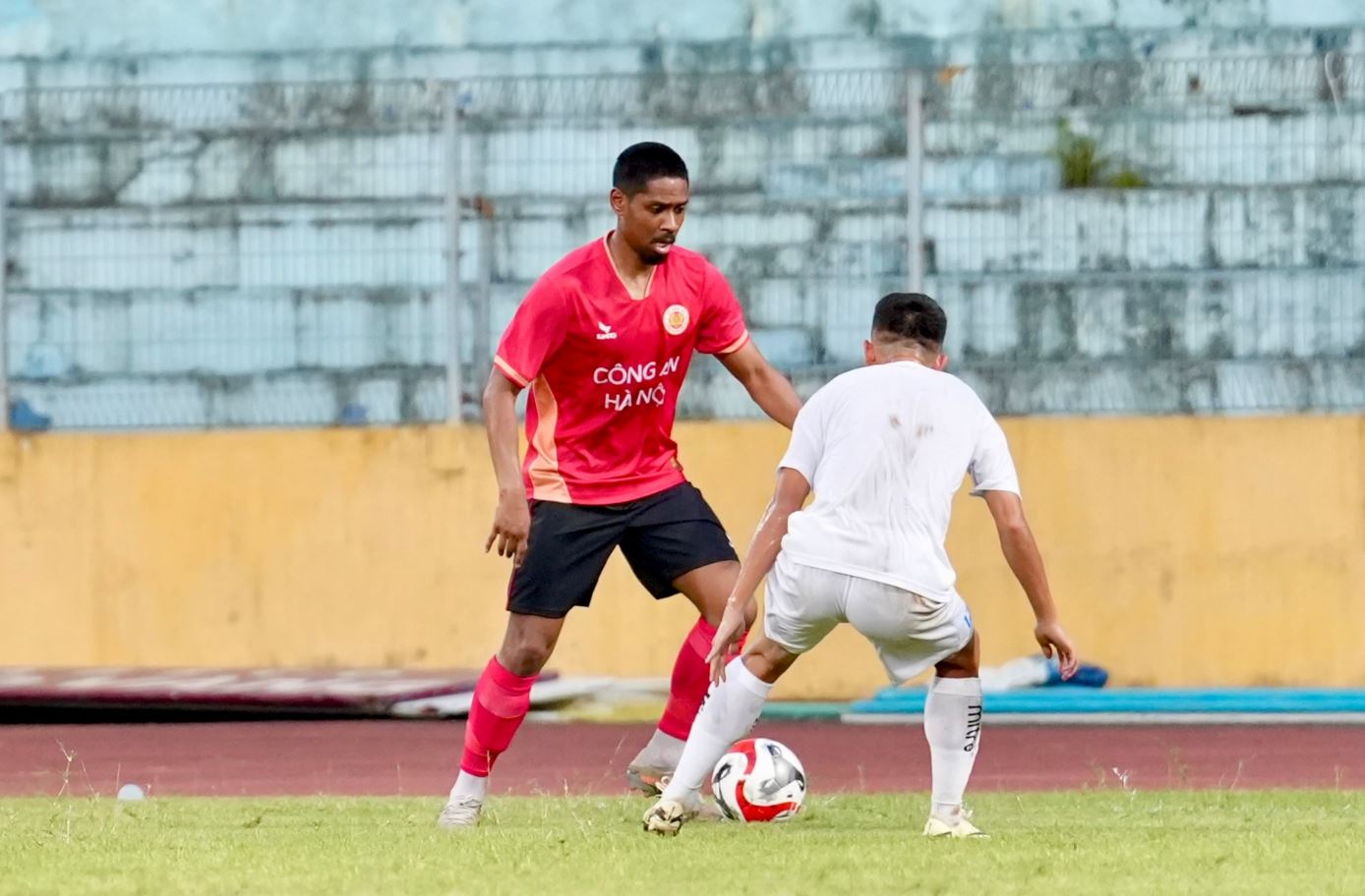 Tiểu sử Jason Quang Vinh đánh dấu cột mốc quan trọng khi gia nhập CLB Công An Hà Nội