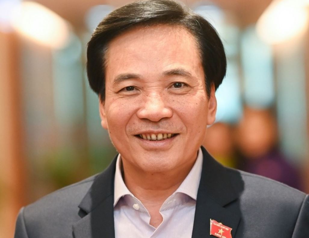 Đồng chí đã đảm nhận nhiều chức vụ khác nhau như Chủ tịch Hội đồng Quản trị, Phó Bí thư Tỉnh ủy Điện Biên