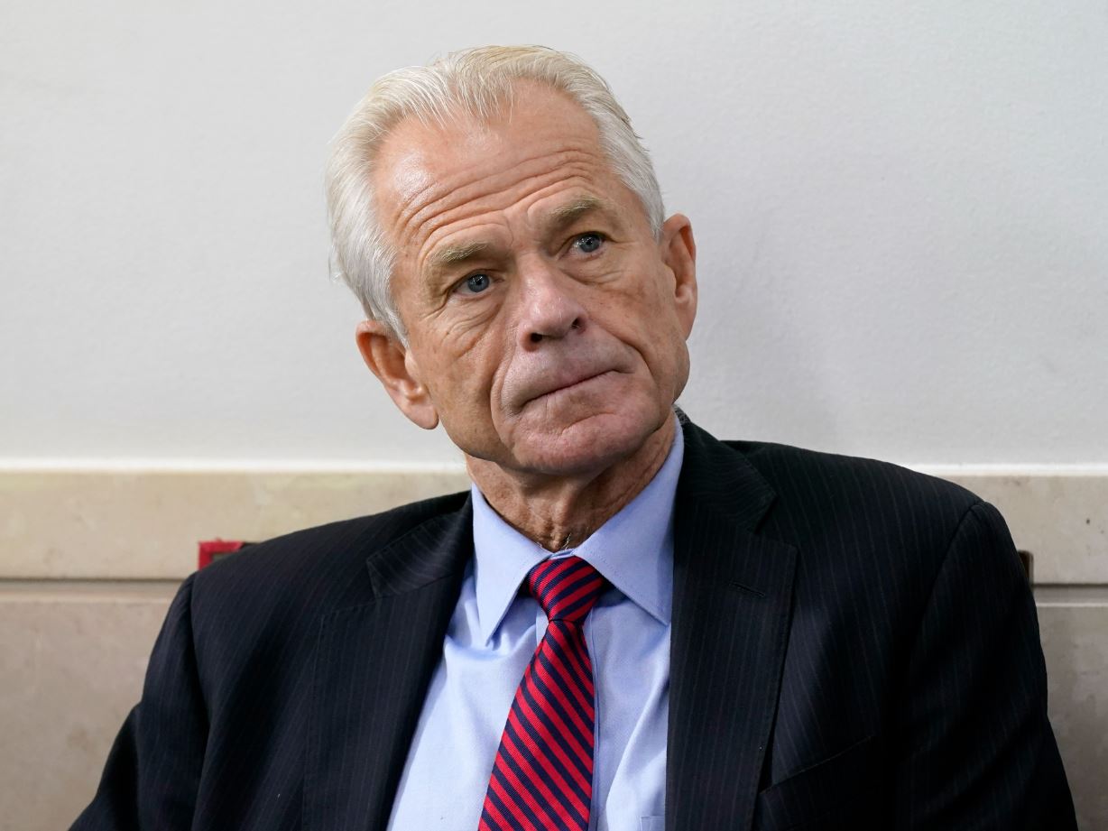 Tiểu sử Peter Navarro là quan chức Trump đầu tiên bị kết án khinh thường Quốc hội