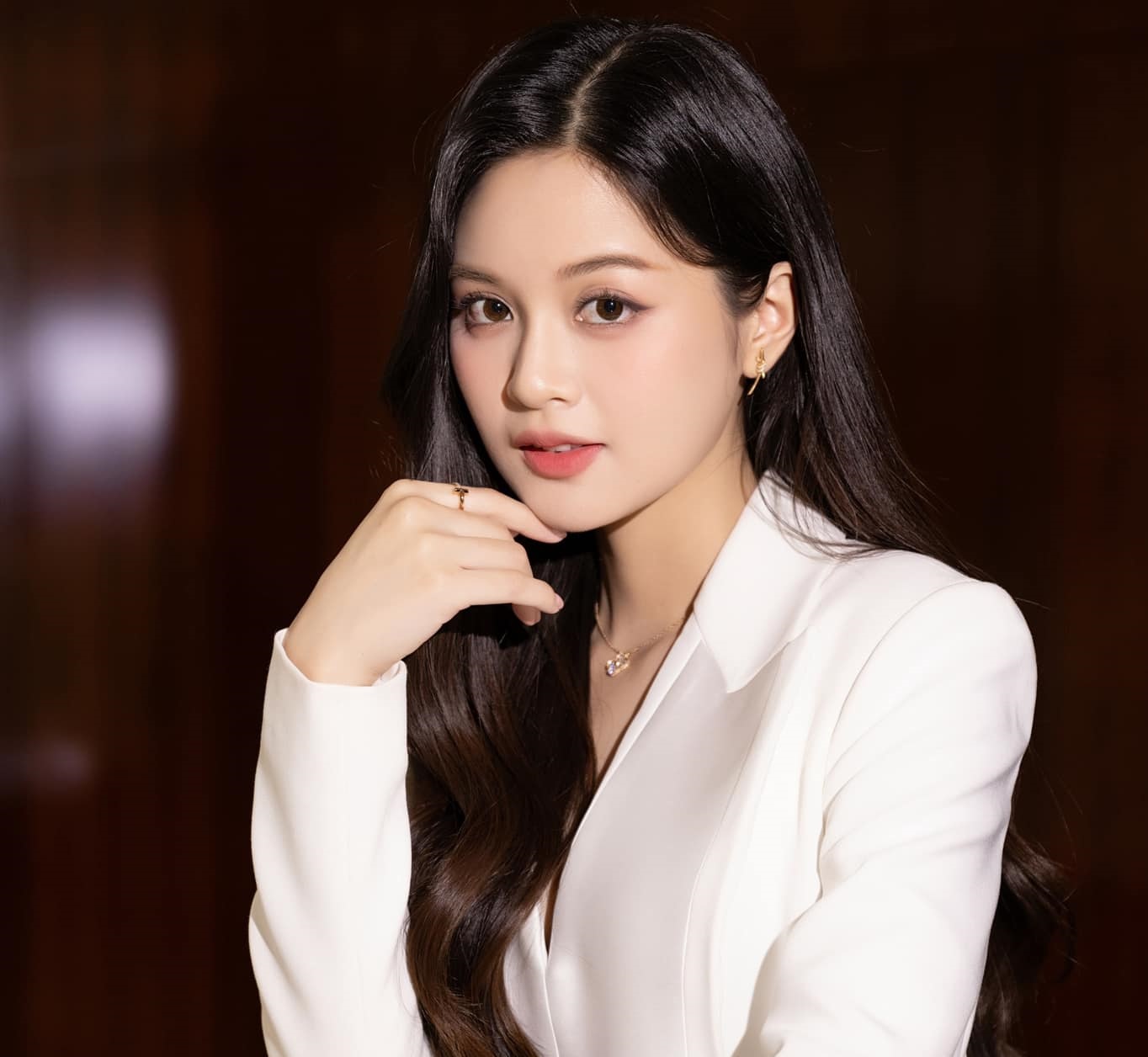 Tiểu sử Phạm Thị Khánh Linh gắn liền với thương hiệu thời trang ESMÉE Tiểu sử Phạm Thị Khánh Linh gắn liền với thương hiệu thời trang ESMÉE