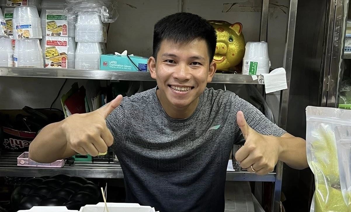 Tiểu sử Thế Lòng Se Điếu gây chú ý với video lòng lợn dài 40 mét