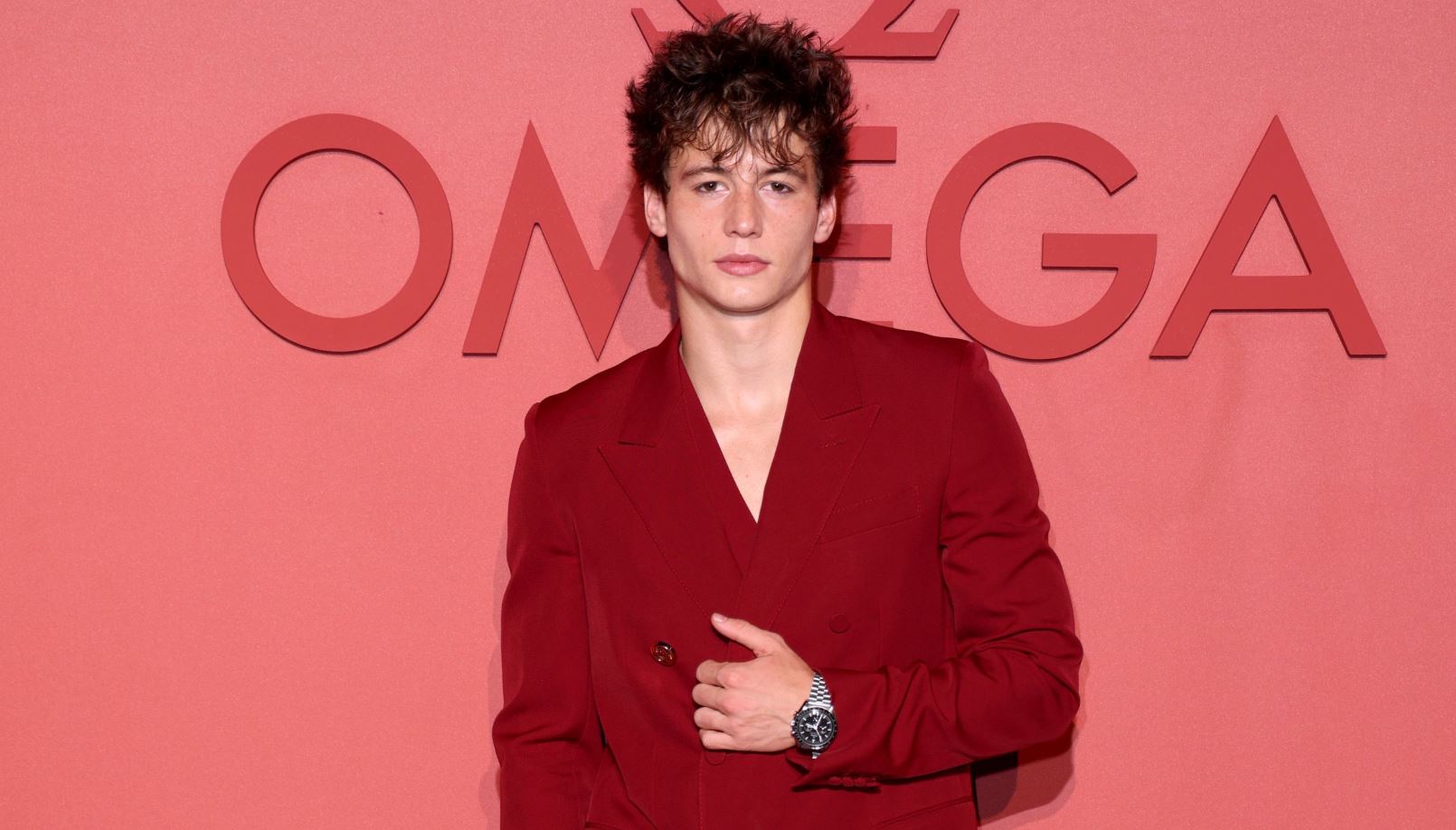 Tiểu sử Bách Buquen xây dựng hình ảnh cá nhân bền vững từ năm 15 tuổi