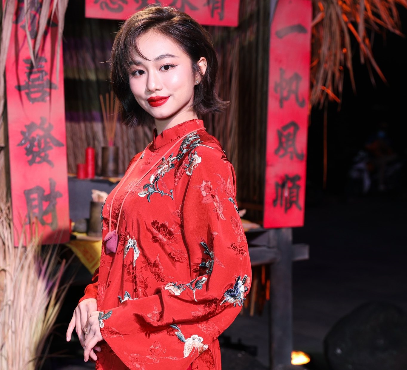 Tiểu sử Ngân Hòa lần đầu chạm ngõ Web Drama với “Giao Lộ Tình Yêu” năm 2018