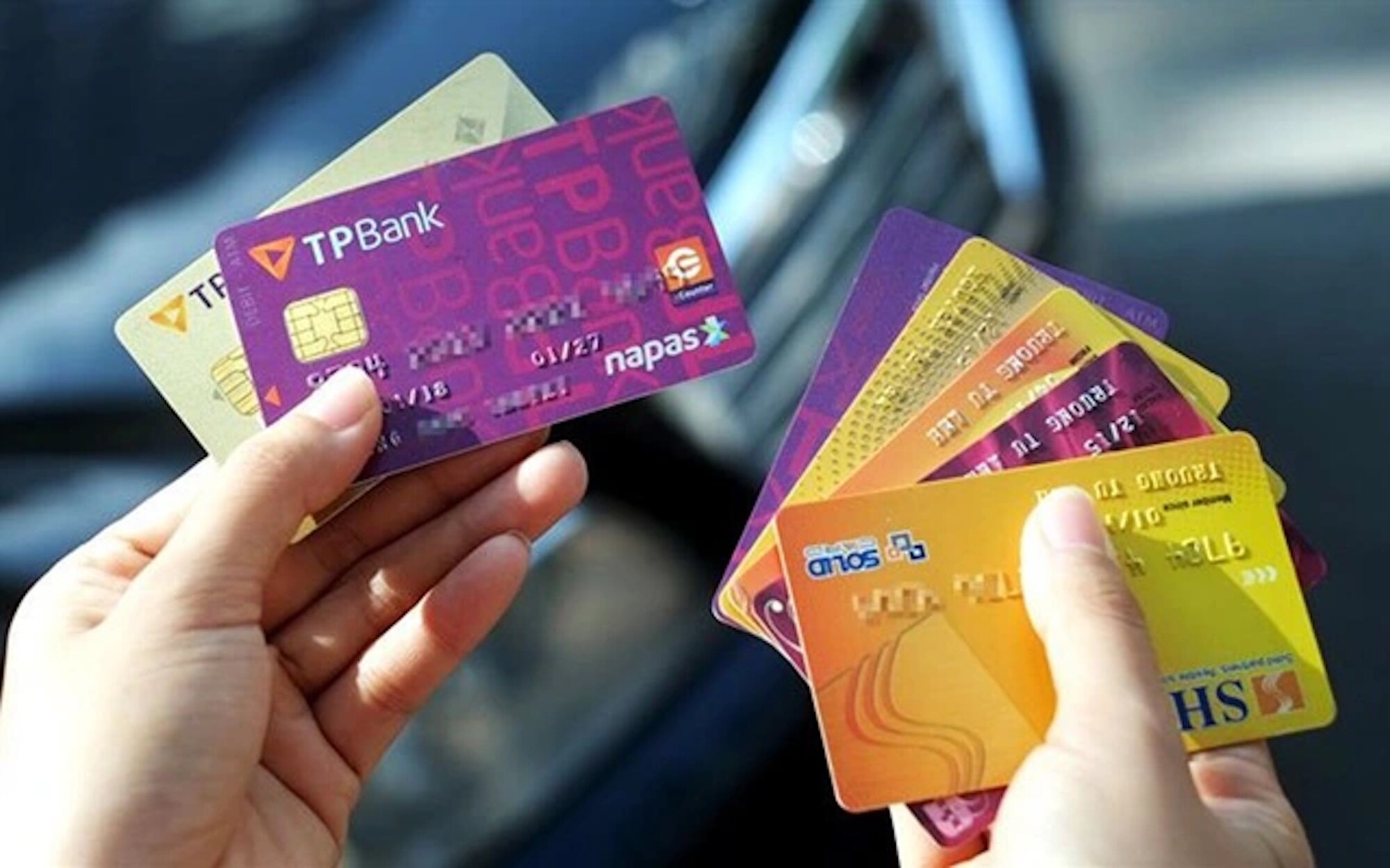 Nên khóa thẻ ngân hàng khi không sử dụng