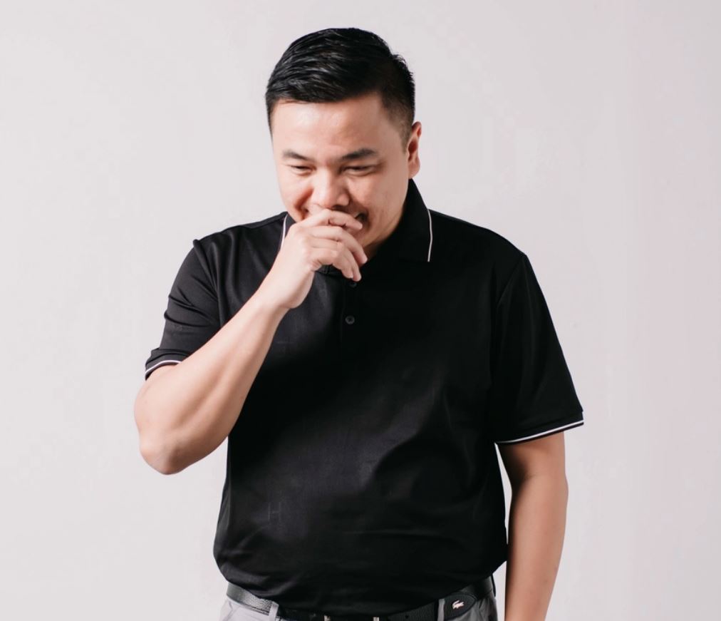 Tiểu sử Nhất Trung từng làm ca sĩ, nhạc sĩ nổi tiếng trước khi chuyển sang lĩnh vực điện ảnh
