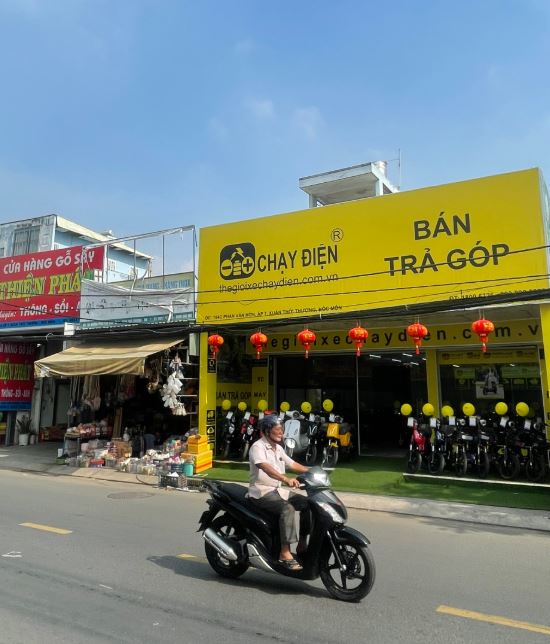 Thế Giới Xe Chạy Điện khai trương cửa hàng bán trả góp tại địa chỉ 104C Phan Văn Hớn, Áp 7, Xuân Thới Thượng, Hóc Môn