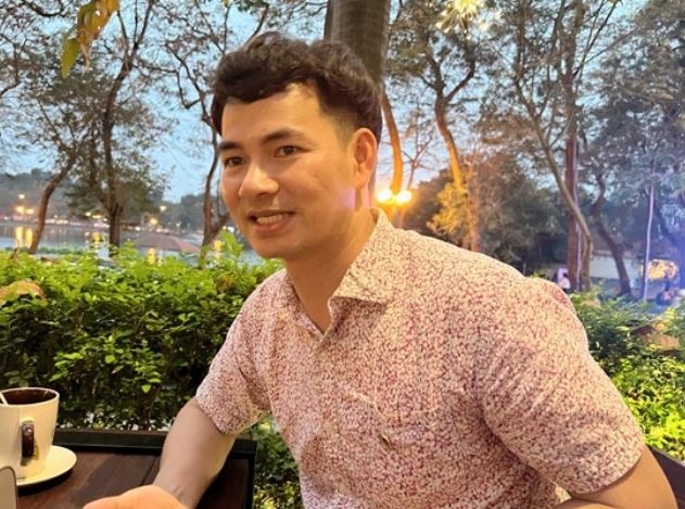 Nhắc về chuyện đời tư, nam nghệ sĩ kết hôn với Nguyễn Hồng Nhung vào năm anh 30 tuổi