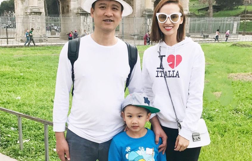 Hiện tại, cô đang có một gia đình hạnh phúc với chồng và một cậu bé kháu khỉnh, đáng yêu
