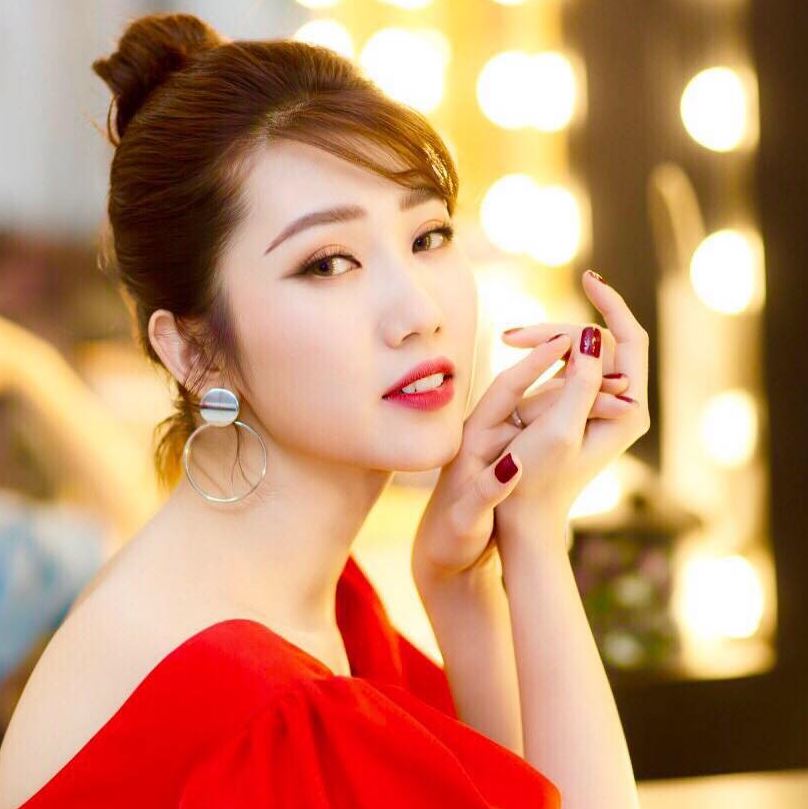 Thúy Ngân là diễn viên nổi tiếng trên sóng truyền hình ở Việt Nam