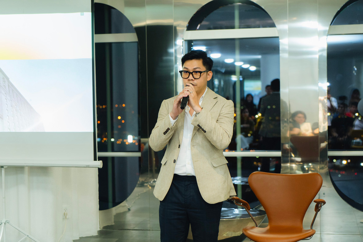 Đại diện Nhà tài trợ kim cương
