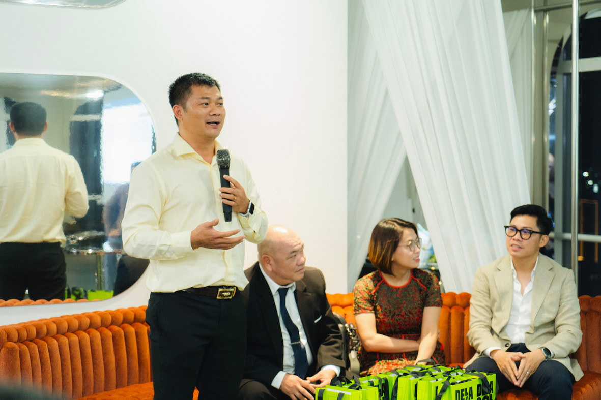 Đại diện Nhà tài trợ vàng