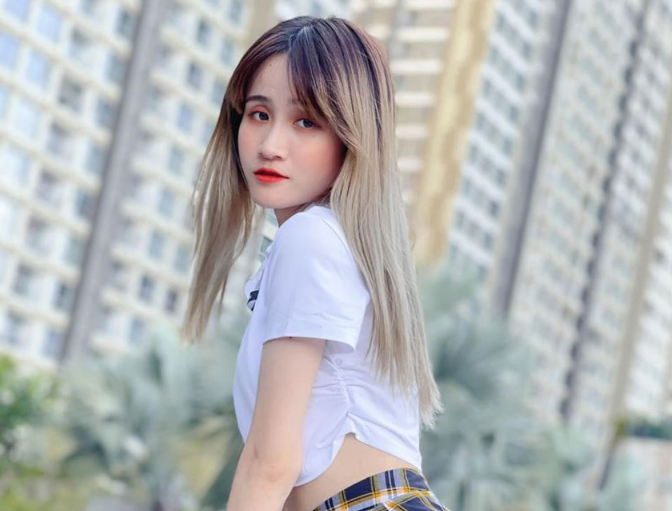 Tiểu sử Tường Vyy TikTok  tên thật Nguyễn Phạm Tường Vy sinh năm 2000 tại TP HCM
